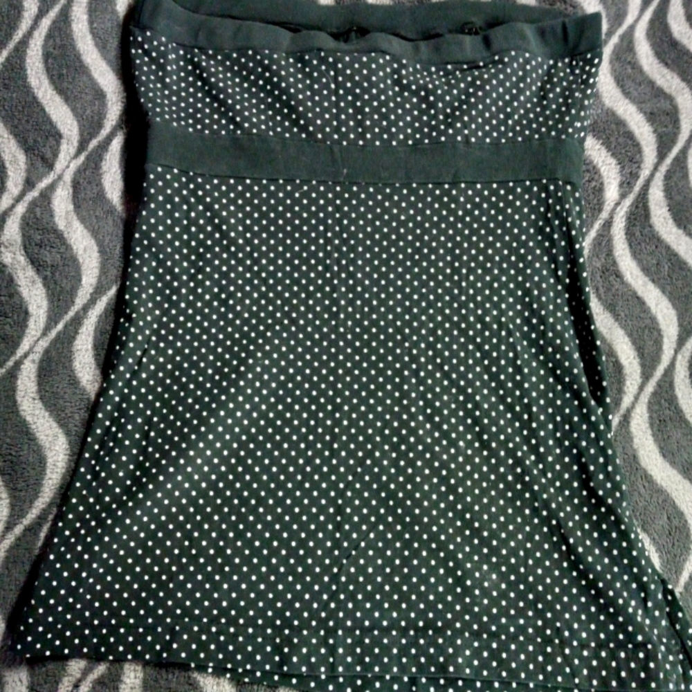 Polka dot strapless shirt with a split up both sides